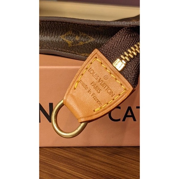 ***SOLD*** Louis Vuitton Monogram Bucket Pouch - (NWOT) - Picture 4 of 7